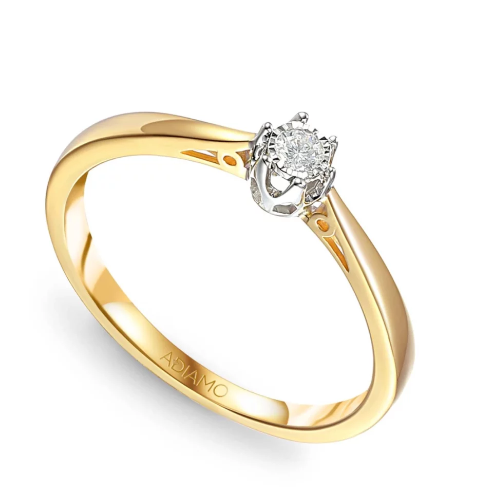 Złoty pierścionek z diamentem