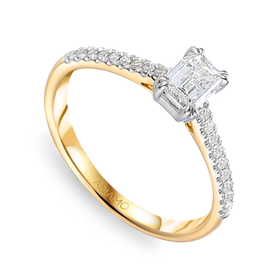 Pierścionek z diamentami laboratoryjnymi