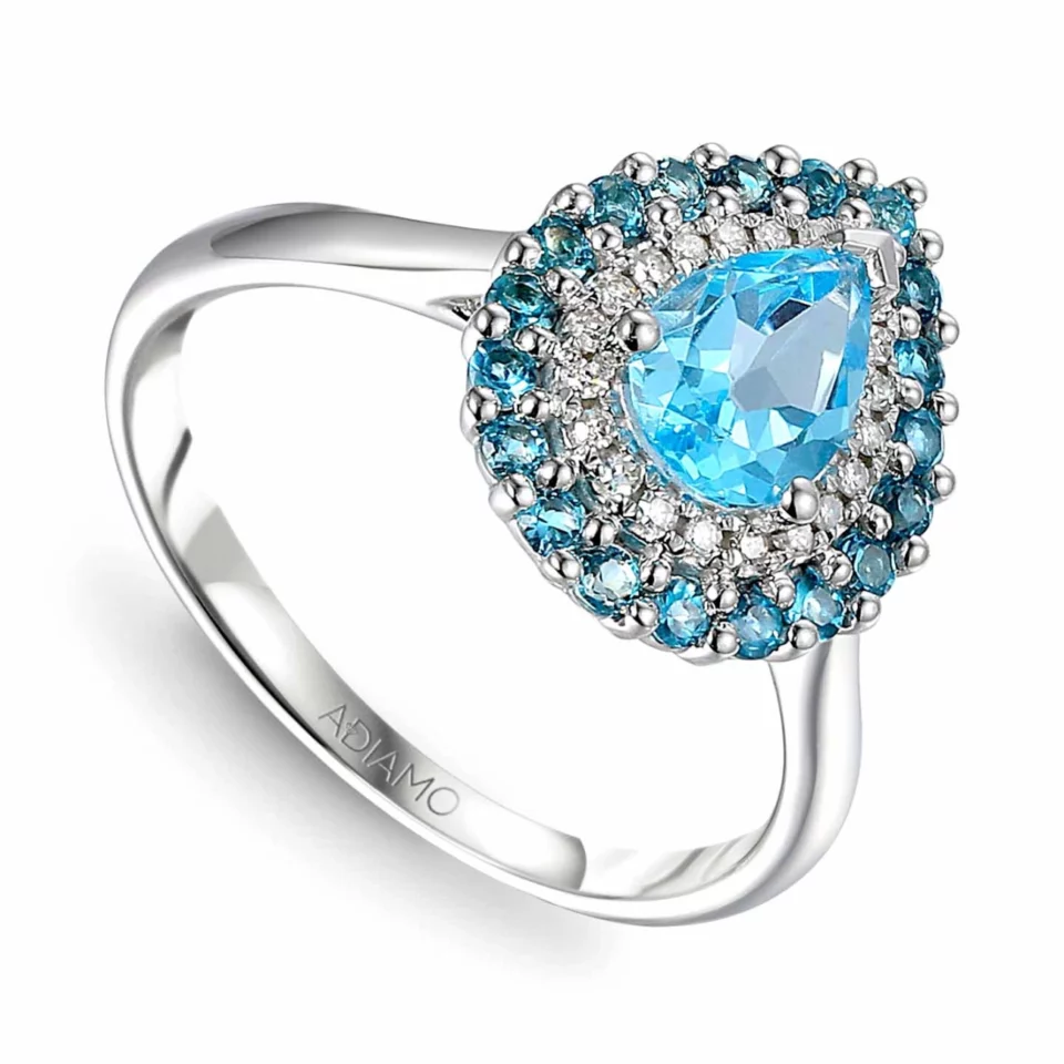 Pierścionek z niebieskimi topazami i diamentami