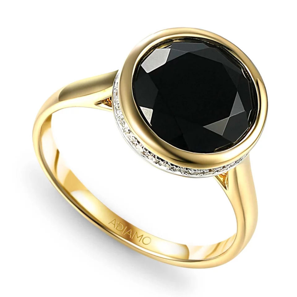 Pierścionek z czarnym agatem i diamentami