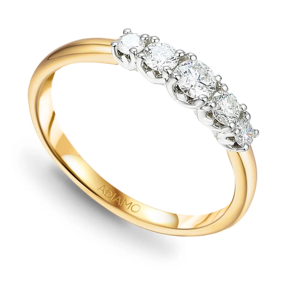 Złoty pierścionek z diamentami