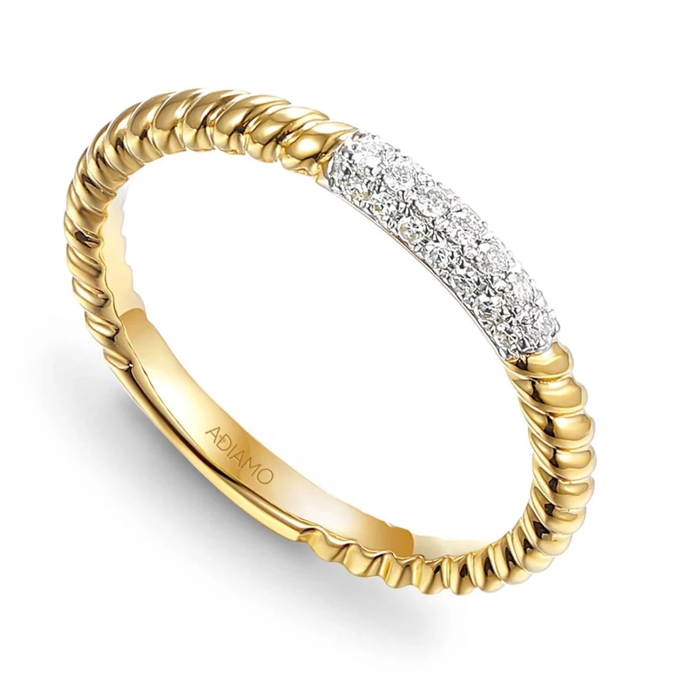 Złoty pierścionek z diamentami