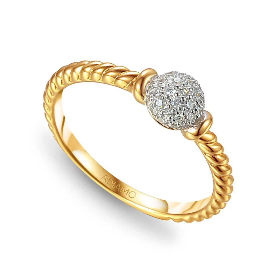 Złoty pierścionek z diamentami