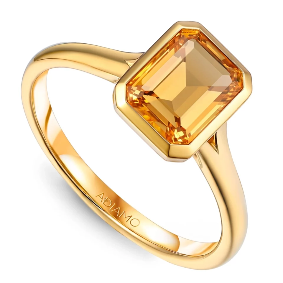 Pierścionek z żółtego złota z cytrynem w szlifie szmaragdowym - 1,55ct