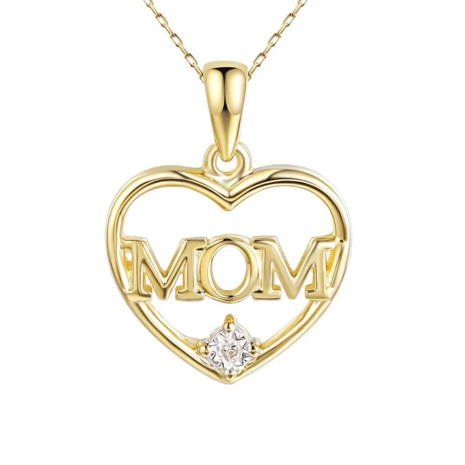 Zawieszka z żółtego złota - serce z napisem MOM z diamentem